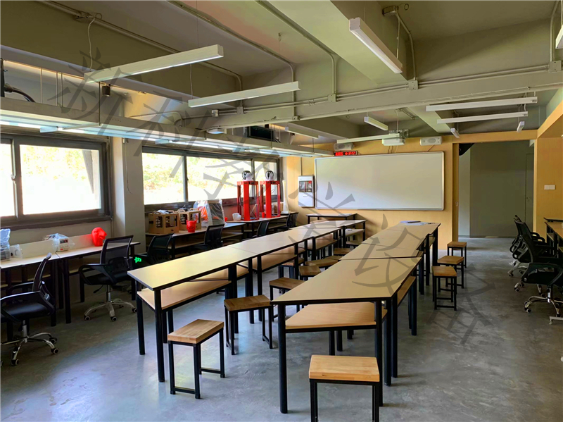 中學(xué)創(chuàng)客實驗室