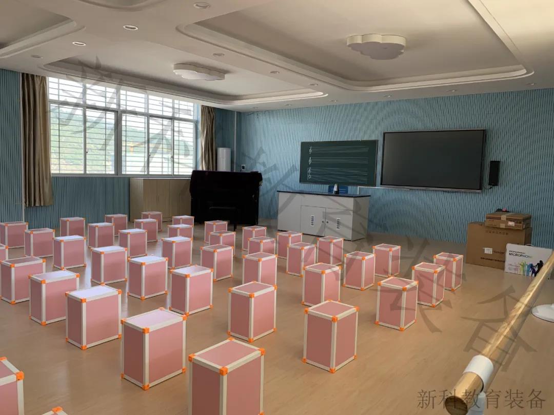 <a href='http://m.591123.cn/chanpin/58-1.html' target='1' style='font-size:18px; font-weight:bold; color:#000000;'>音樂室</a>2