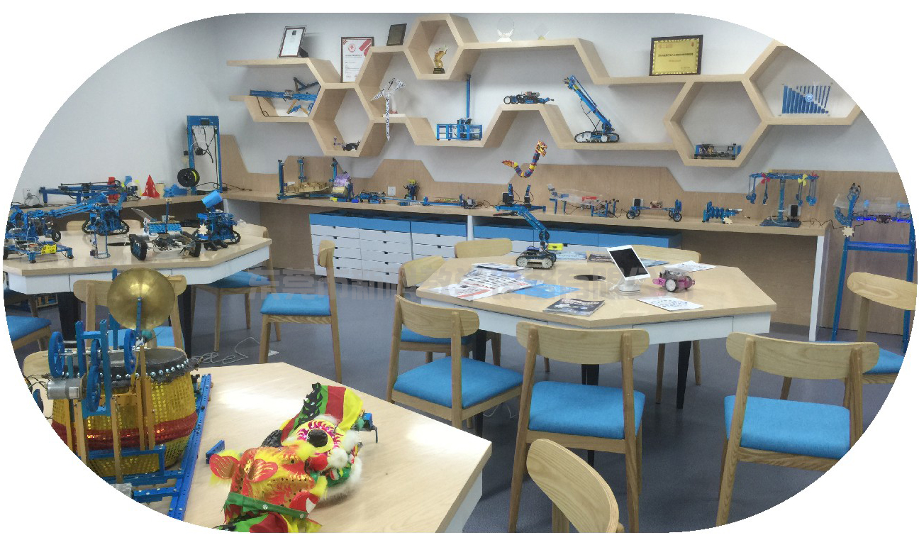 <a href='http://m.591123.cn' target='1' style='font-size:14px; font-weight:bold; color:#0080ff;'>創(chuàng)客實驗室</a>展示區(qū)