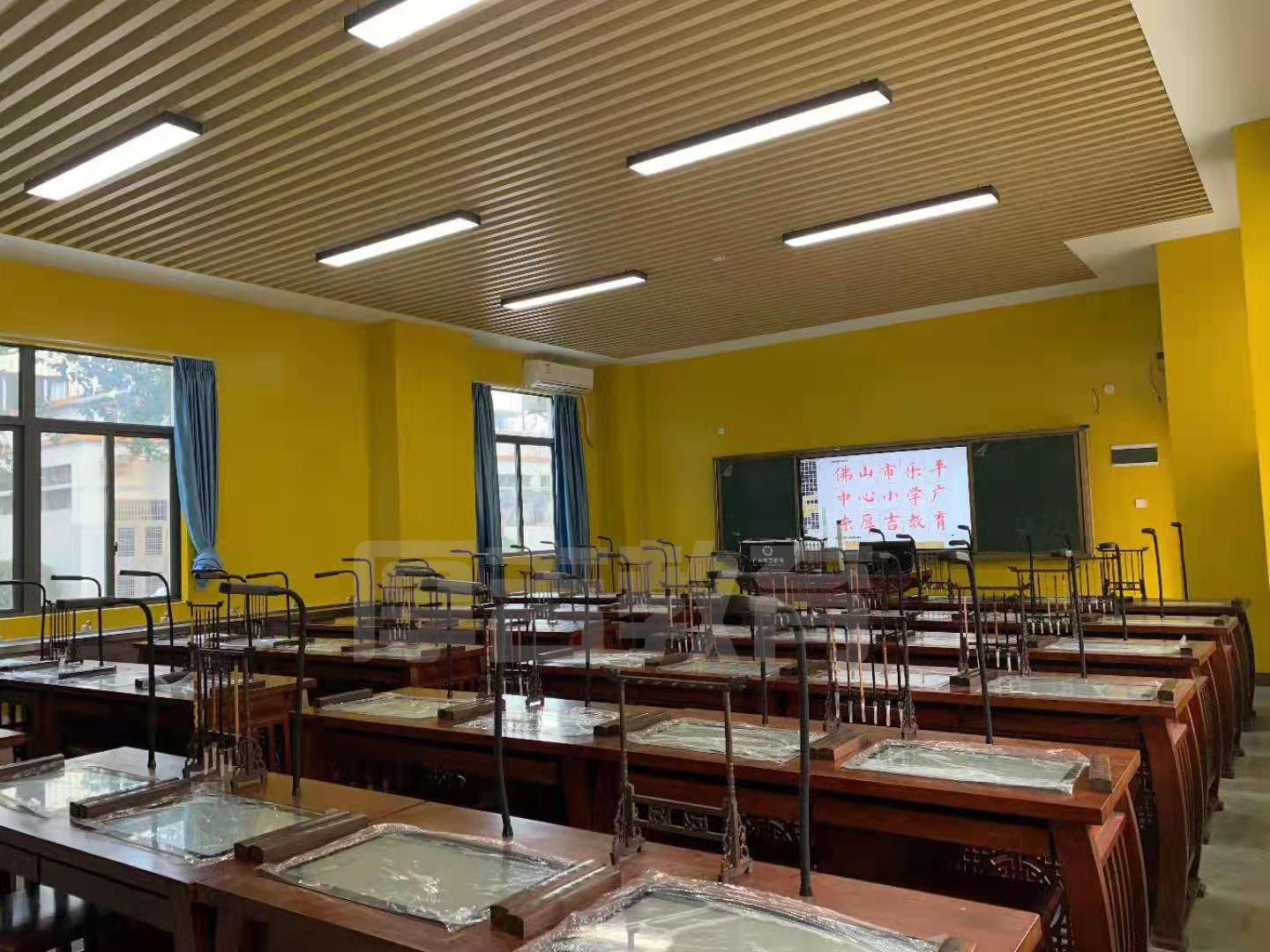 智慧<a href='http://m.591123.cn/chanpin/57-1.html' target='1' style='font-size:18px; font-weight:bold; color:#000000;'>書法室</a>