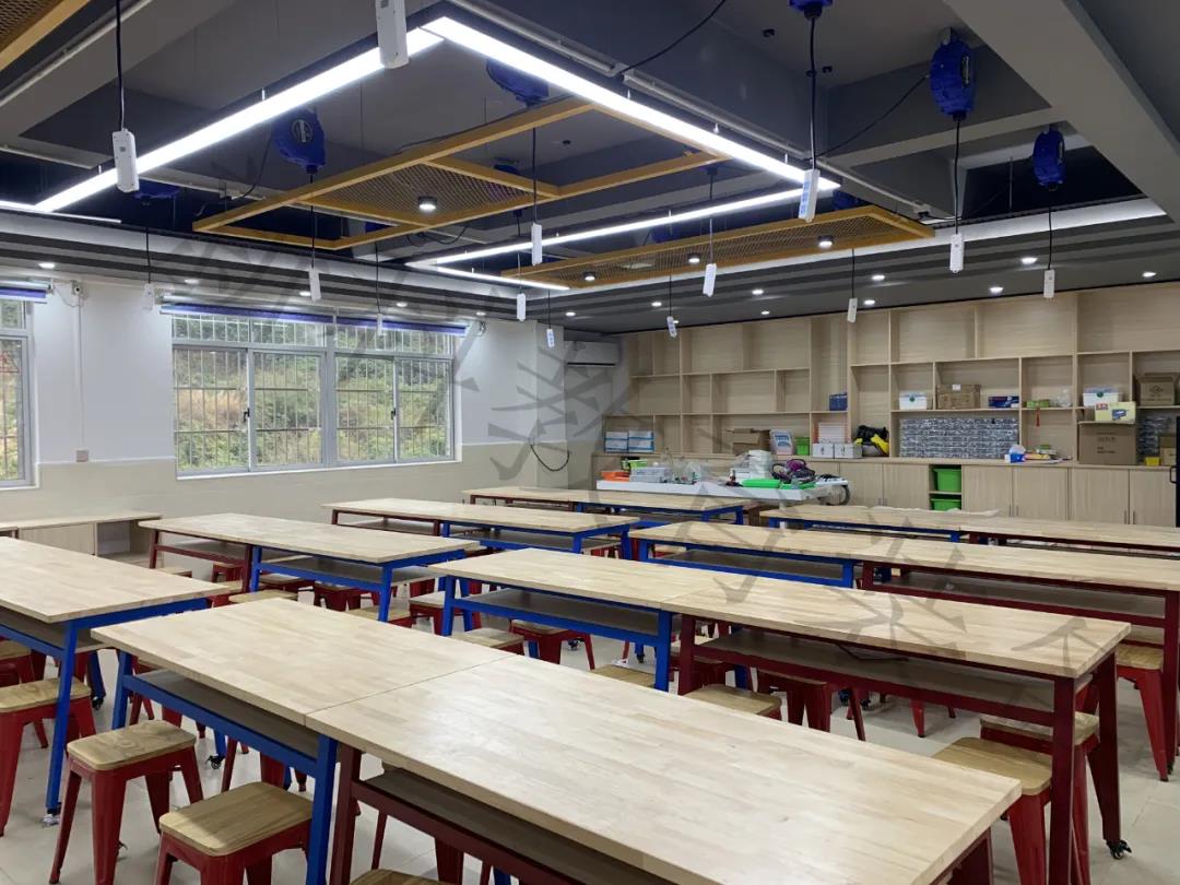 <a href='http://m.591123.cn' target='1' style='font-size:14px; font-weight:bold; color:#0080ff;'>創客實驗室</a>