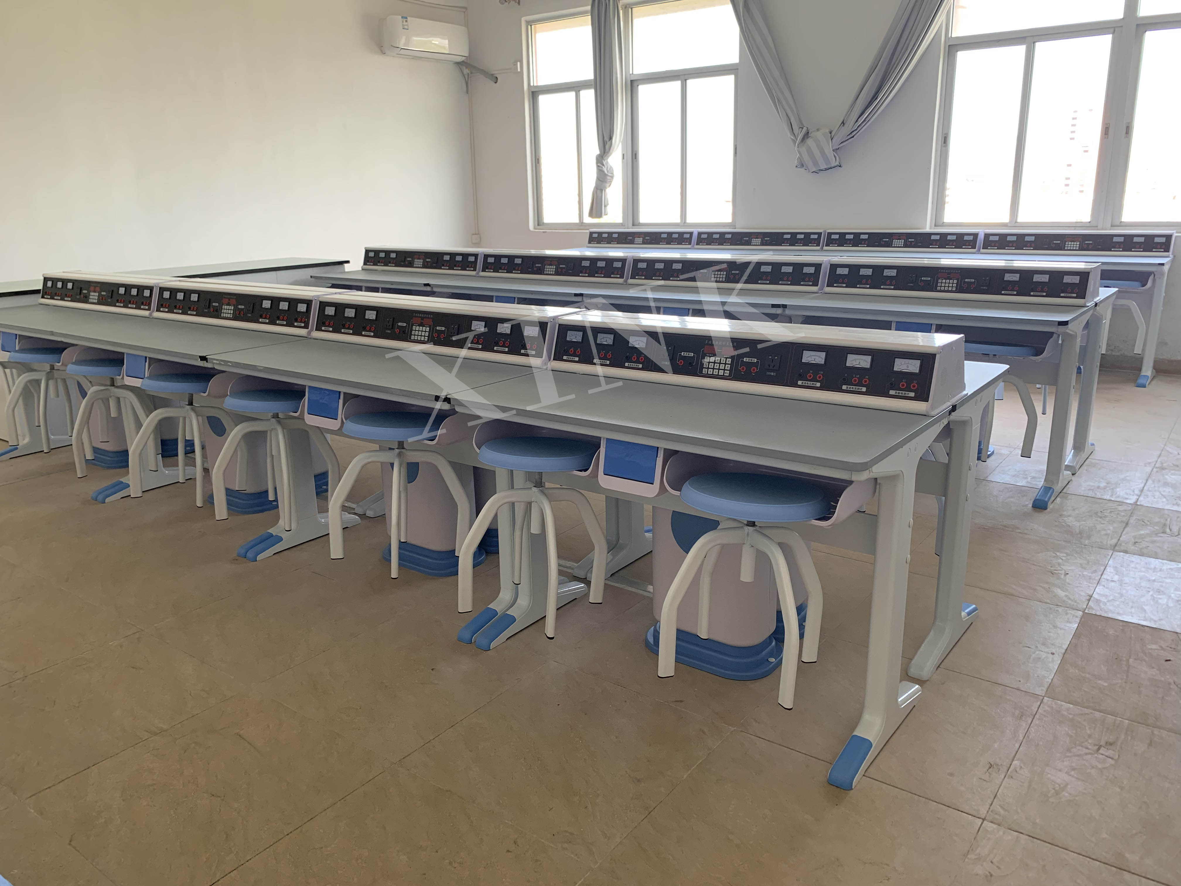 電學<a href='http://m.591123.cn/' target='1' style='font-size:14px; font-weight:bold; color:#0080ff;'>物理實驗室</a>