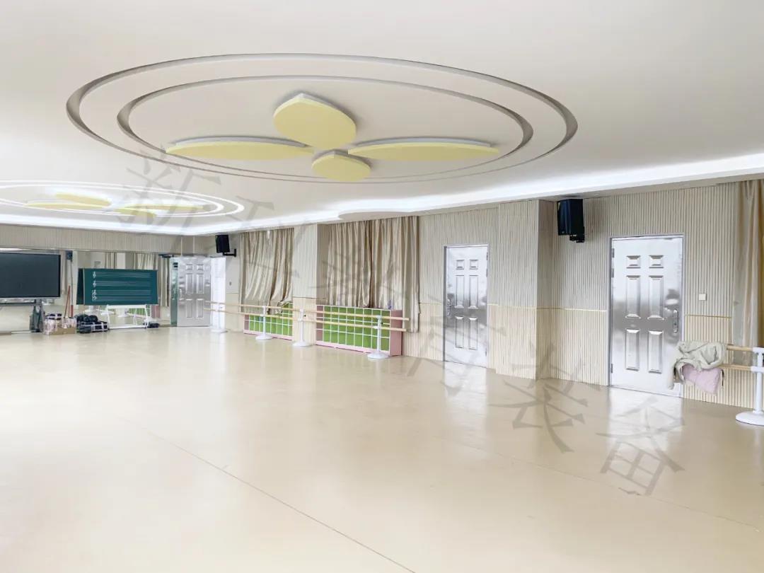 <a href='http://m.591123.cn/chanpin/59-1.html' target='1' style='font-size:18px; font-weight:bold; color:#000000;'>舞蹈室</a>