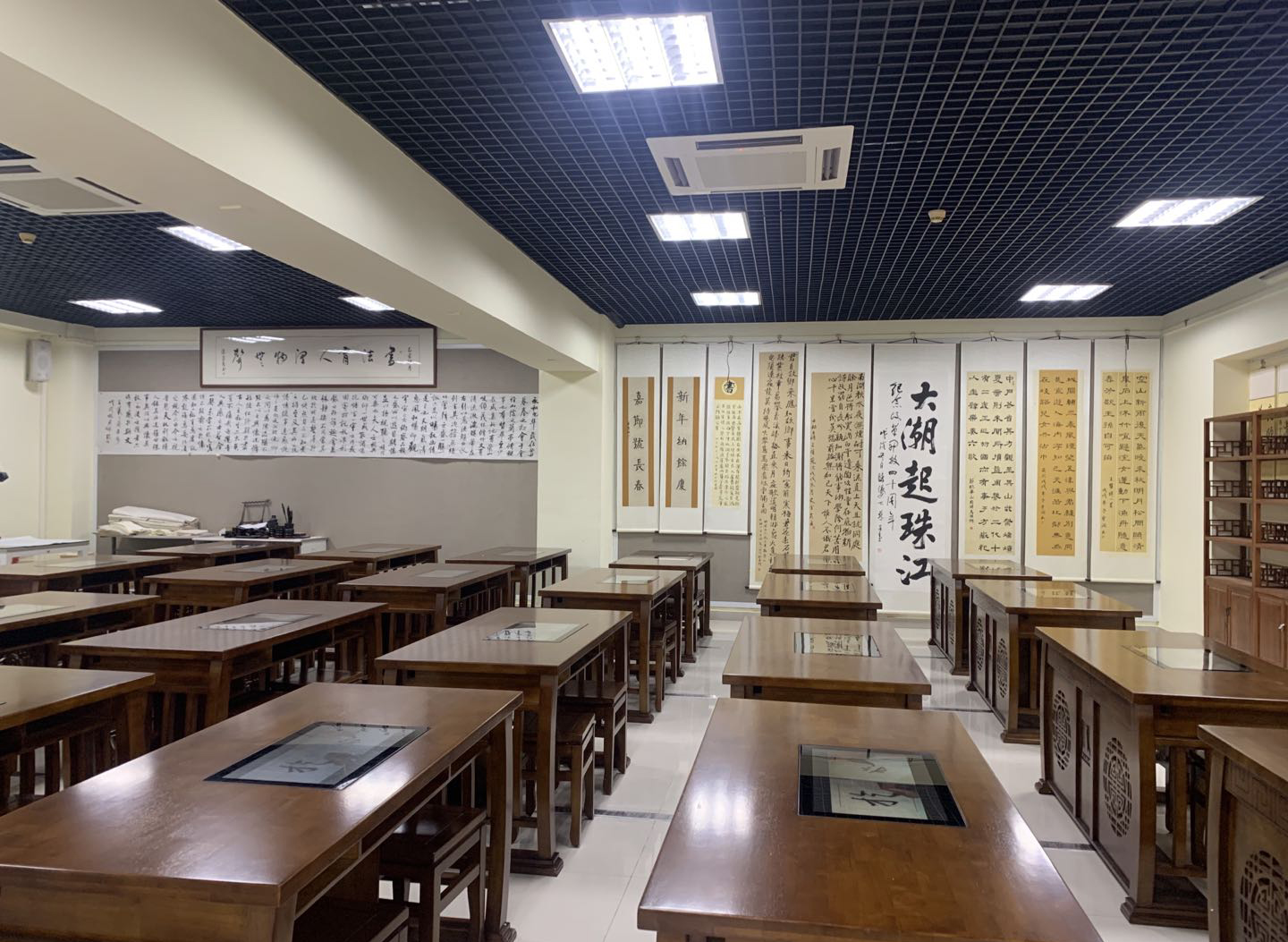 <a href='http://m.591123.cn/chanpin/57-1.html' target='1' style='font-size:18px; font-weight:bold; color:#000000;'>書法室</a>