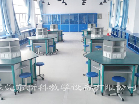 <a href='http://m.591123.cn/chanpin/60-1.html' target='1' style='font-size:18px; font-weight:bold; color:#000000;'>機器人功能室</a>3